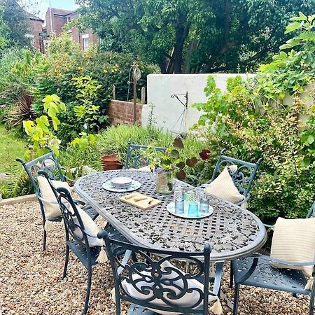 Spacious Semi-Detached Southsea House, Free Parking On Drive Portsmouth Ngoại thất bức ảnh