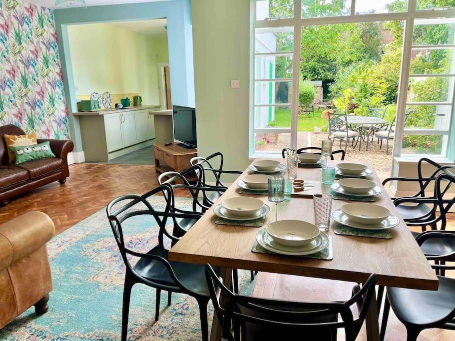 Spacious Semi-Detached Southsea House, Free Parking On Drive Portsmouth Ngoại thất bức ảnh