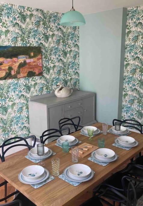 Spacious Semi-Detached Southsea House, Free Parking On Drive Portsmouth Ngoại thất bức ảnh