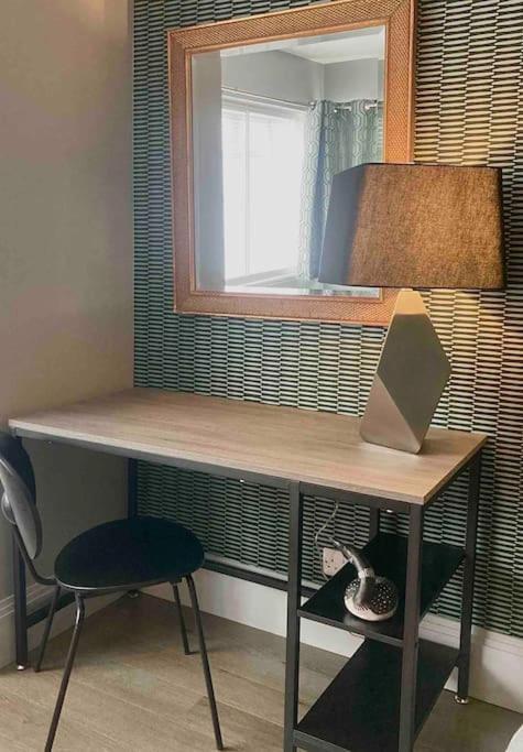 Spacious Semi-Detached Southsea House, Free Parking On Drive Portsmouth Ngoại thất bức ảnh