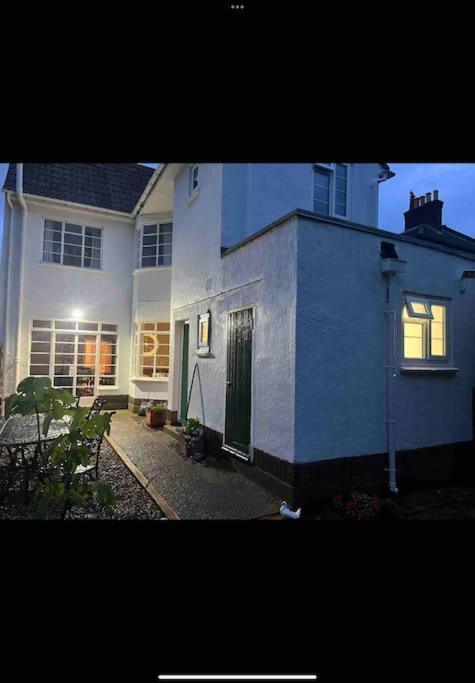 Spacious Semi-Detached Southsea House, Free Parking On Drive Portsmouth Ngoại thất bức ảnh