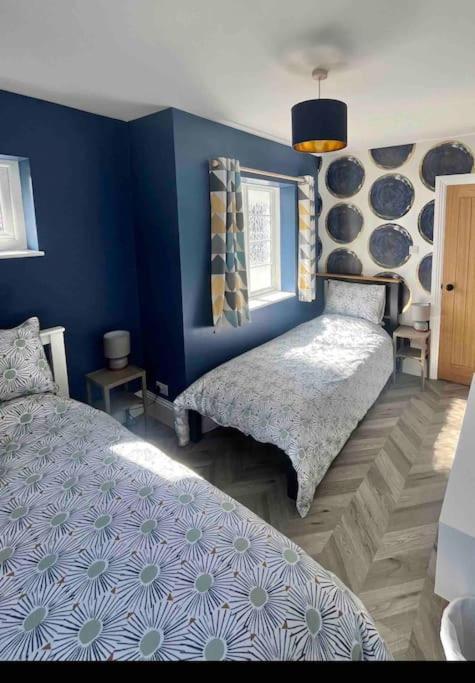 Spacious Semi-Detached Southsea House, Free Parking On Drive Portsmouth Ngoại thất bức ảnh