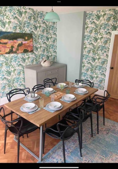 Spacious Semi-Detached Southsea House, Free Parking On Drive Portsmouth Ngoại thất bức ảnh